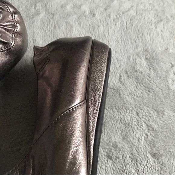 Chocolat Blu Vic Seamed Pleated Ruched Metallic Leather Wedge Loafer Flats Sz 6 - Picture 10 of 12